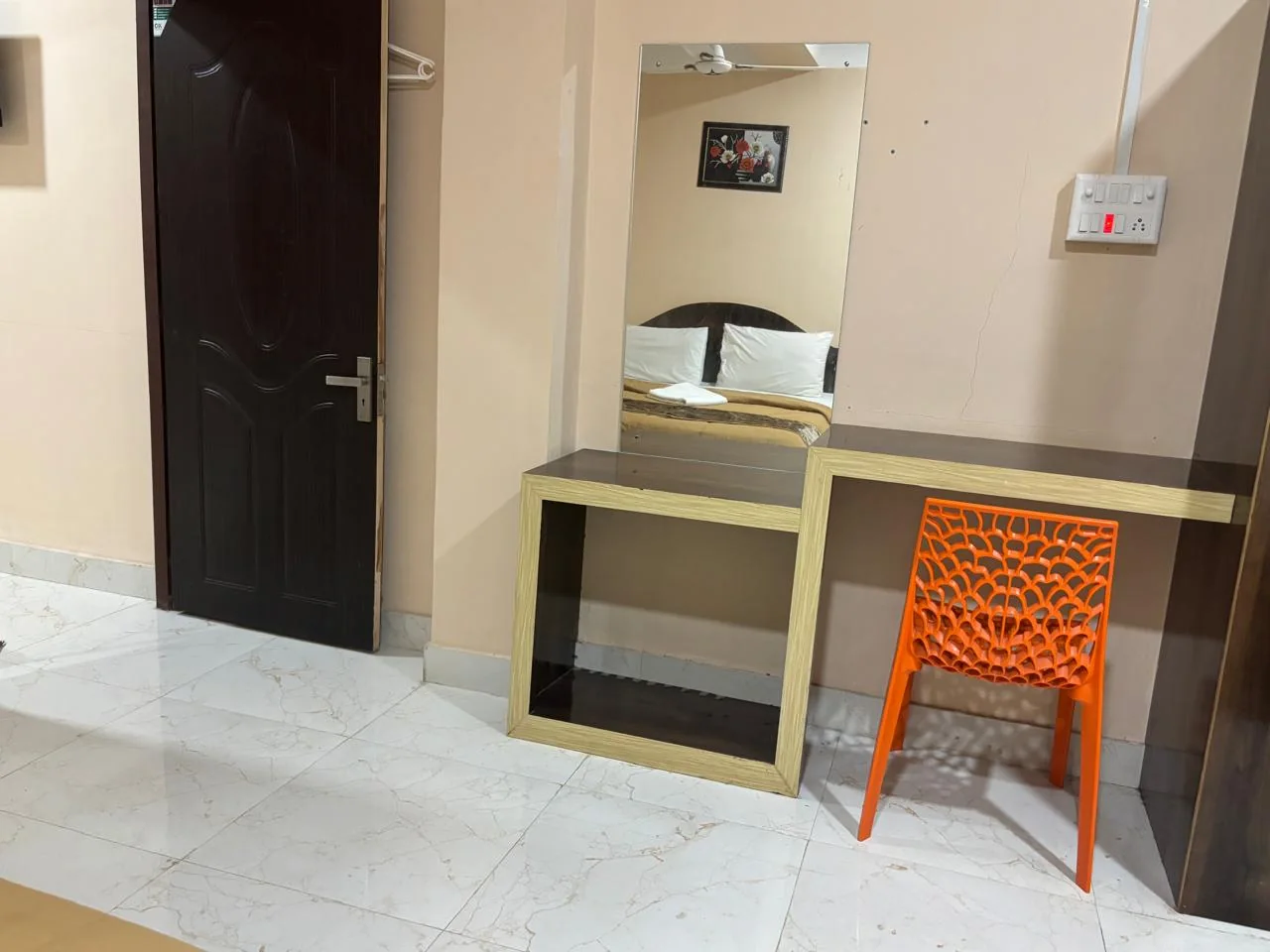 Room dressing and desk area